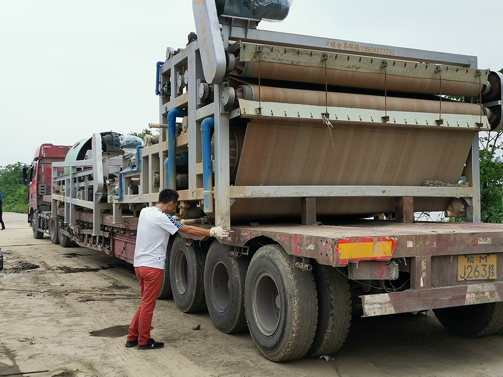 洗砂泥漿脫水壓榨機（惠州現場）